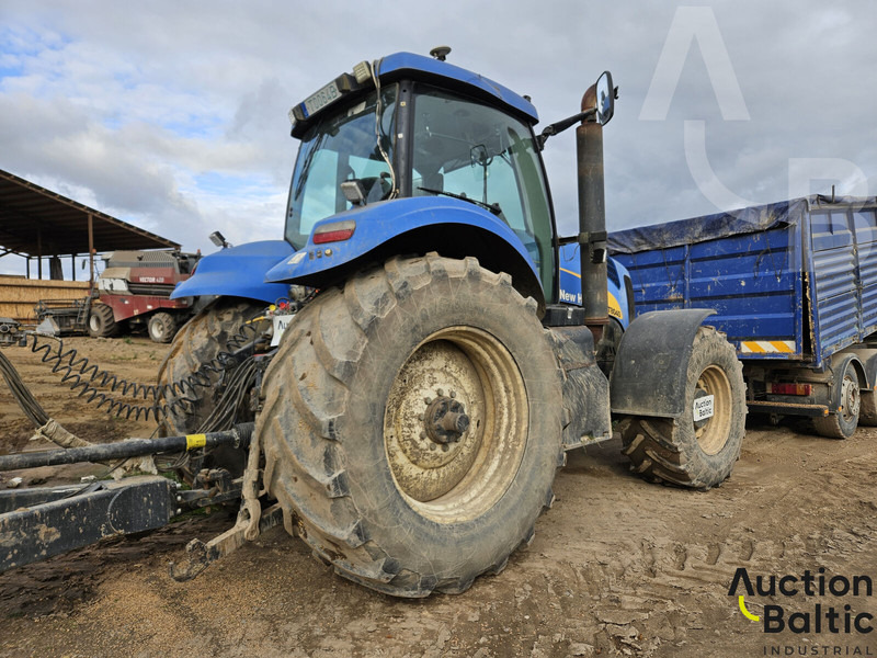 New Holland T 8040 - Traktor: bilde 4 New Holland T 8040 - Traktor: bilde 4