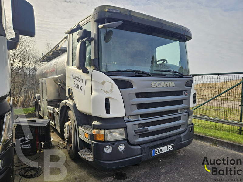 Scania P 230 - Tankbil: bilde 2 Scania P 230 - Tankbil: bilde 2