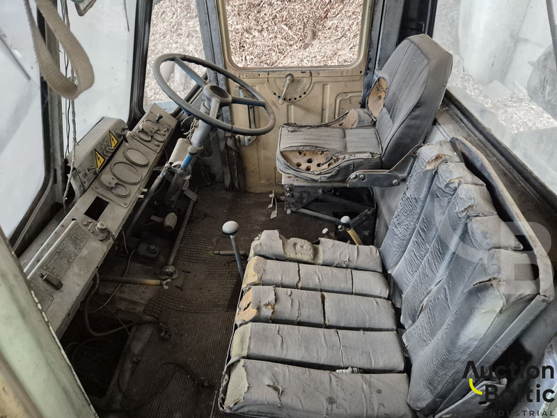 XTZ T-150K - Traktor: bilde 4 XTZ T-150K - Traktor: bilde 4