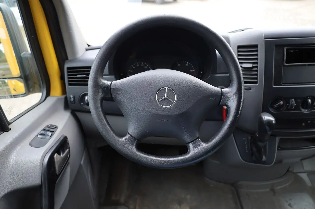 Mercedes-Benz Sprinter II Pritsche/ Koffer/Regalsystem - Varebil med skap: bilde 5 Mercedes-Benz Sprinter II Pritsche/ Koffer/Regalsystem - Varebil med skap: bilde 5