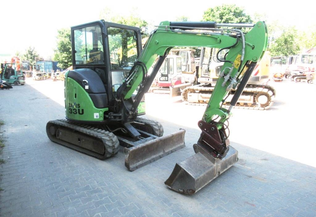 Hitachi ZX33U-6 Powertilt - Minigraver: bilde 2 Hitachi ZX33U-6 Powertilt - Minigraver: bilde 2