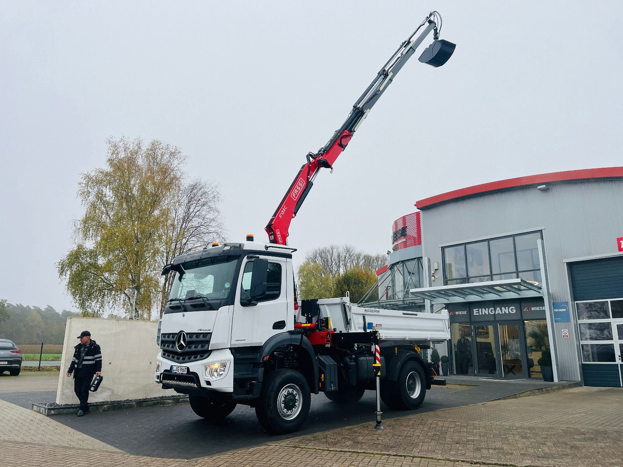 Leie  Mercedes-Benz Arocs 1835  4x4 Meiller Fassi F135 Kran Kipper Mercedes-Benz Arocs 1835  4x4 Meiller Fassi F135 Kran Kipper: bilde 11