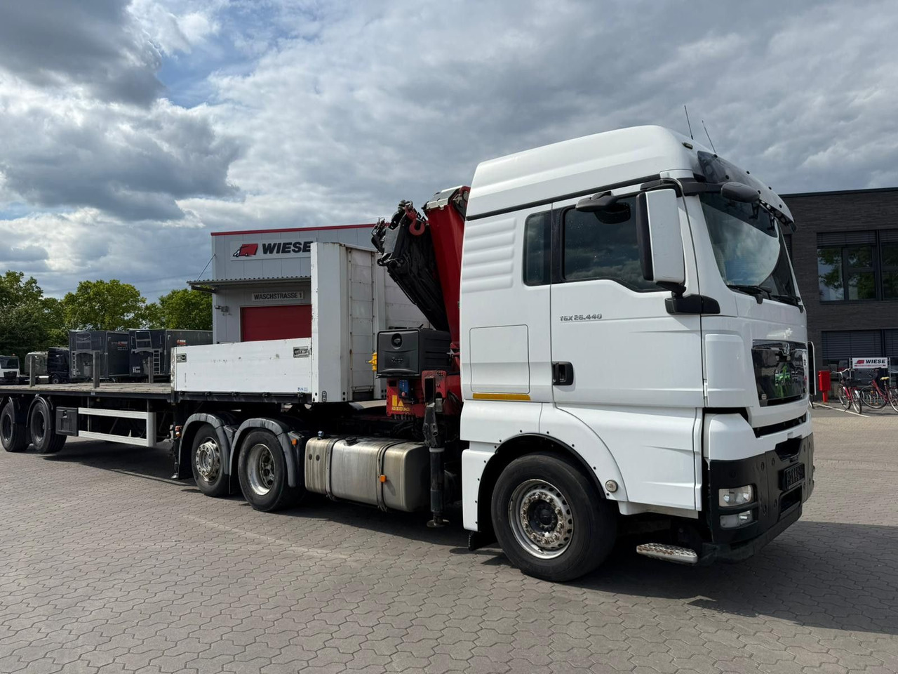 MAN TGX 26.440 6x2 mit HMF 3000-5 Kran - Trekkvogn: bilde 1 MAN TGX 26.440 6x2 mit HMF 3000-5 Kran - Trekkvogn: bilde 1