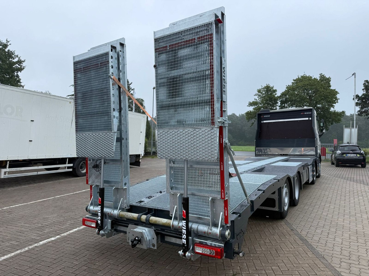Volvo Arbeitsbühnen Baumaschinentransporter mit Rampen - Bergingsbil: bilde 5 Volvo Arbeitsbühnen Baumaschinentransporter mit Rampen - Bergingsbil: bilde 5