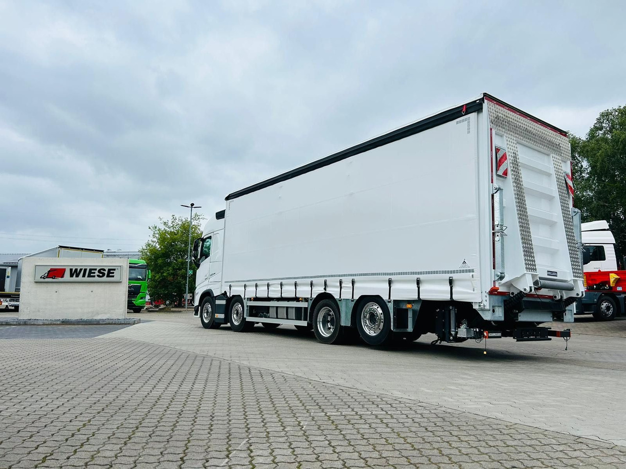 Volvo FH 500 8x2 Arbeitsbühnen Transporter LBW 9t - Bergingsbil: bilde 1 Volvo FH 500 8x2 Arbeitsbühnen Transporter LBW 9t - Bergingsbil: bilde 1