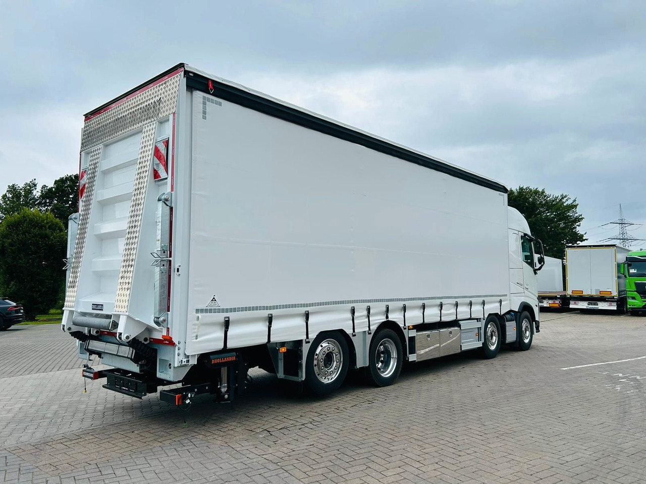 Volvo FH 500 Gabelstaplertransporter LBW Dhollandia 9t - Kapellbil: bilde 2 Volvo FH 500 Gabelstaplertransporter LBW Dhollandia 9t - Kapellbil: bilde 2