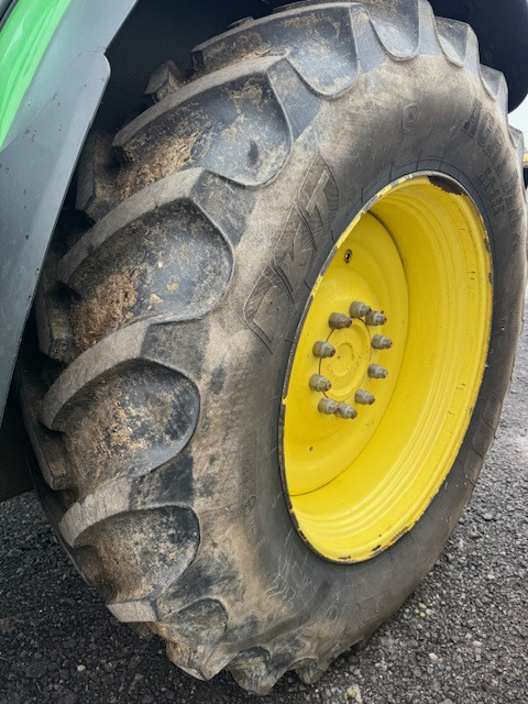 JOHN DEERE 6210R - Traktor: bilde 2 JOHN DEERE 6210R - Traktor: bilde 2