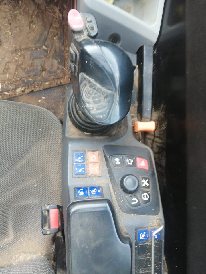 MANITOU 630 105 - Traktor: bilde 4 MANITOU 630 105 - Traktor: bilde 4