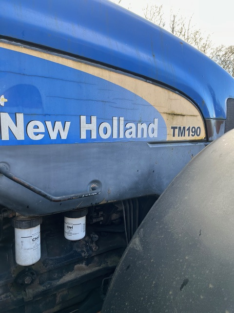 New Holland TM190 - Traktor: bilde 2 New Holland TM190 - Traktor: bilde 2