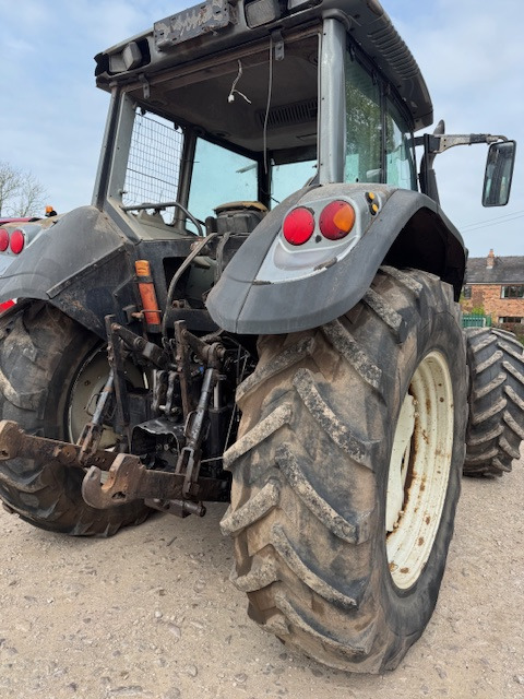 VALTRA T130 - Traktor: bilde 2 VALTRA T130 - Traktor: bilde 2