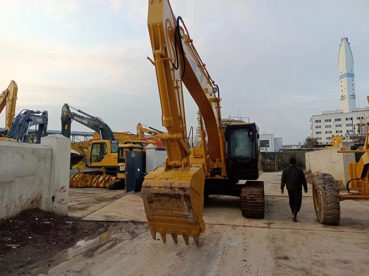 CATERPILLAR 320CL - Beltegraver: bilde 2 CATERPILLAR 320CL - Beltegraver: bilde 2