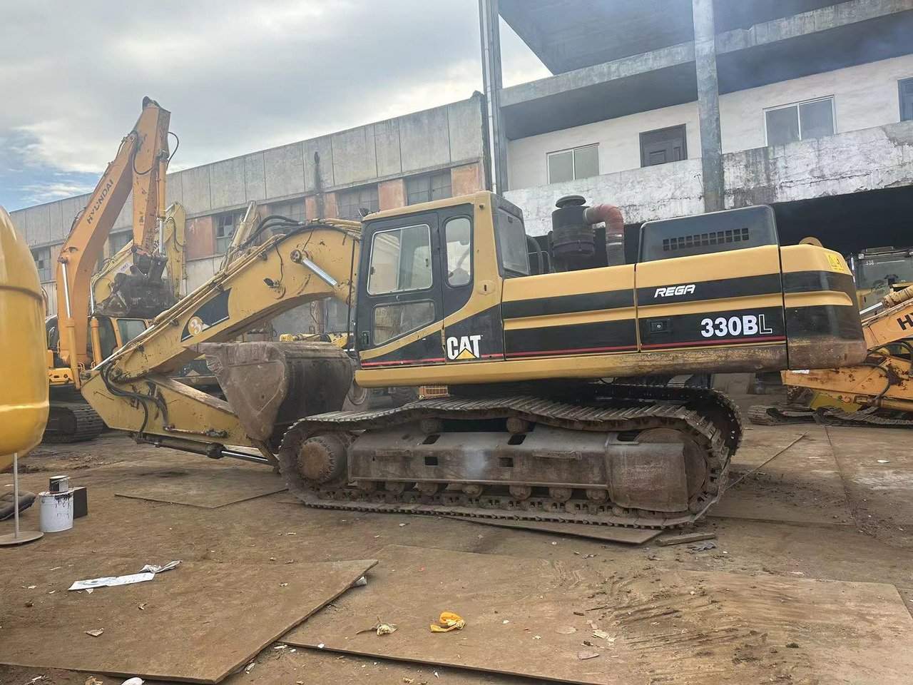 CATERPILLAR 330BL - Beltegraver: bilde 3 CATERPILLAR 330BL - Beltegraver: bilde 3