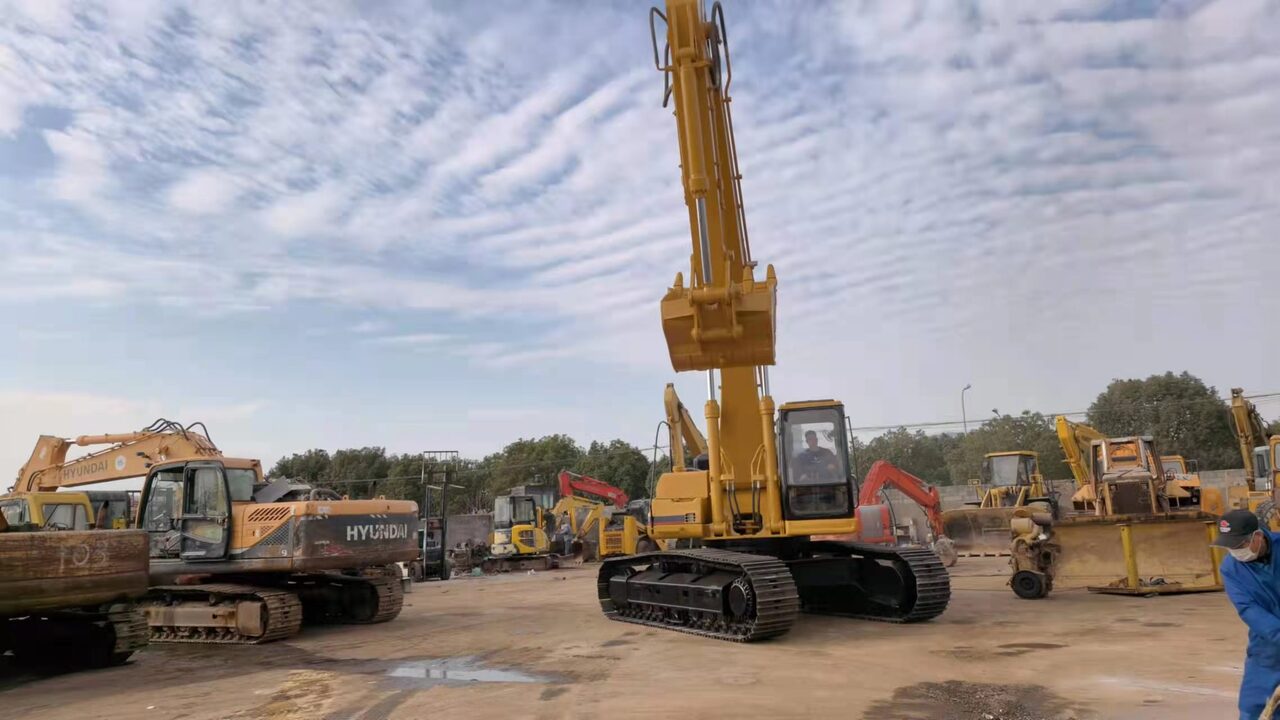 CATERPILLAR 330BL - Beltegraver: bilde 2 CATERPILLAR 330BL - Beltegraver: bilde 2