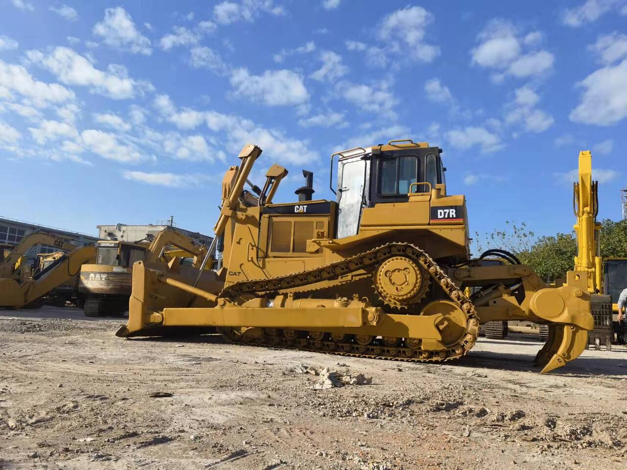 CATERPILLAR D7R - Bulldozer: bilde 2 CATERPILLAR D7R - Bulldozer: bilde 2