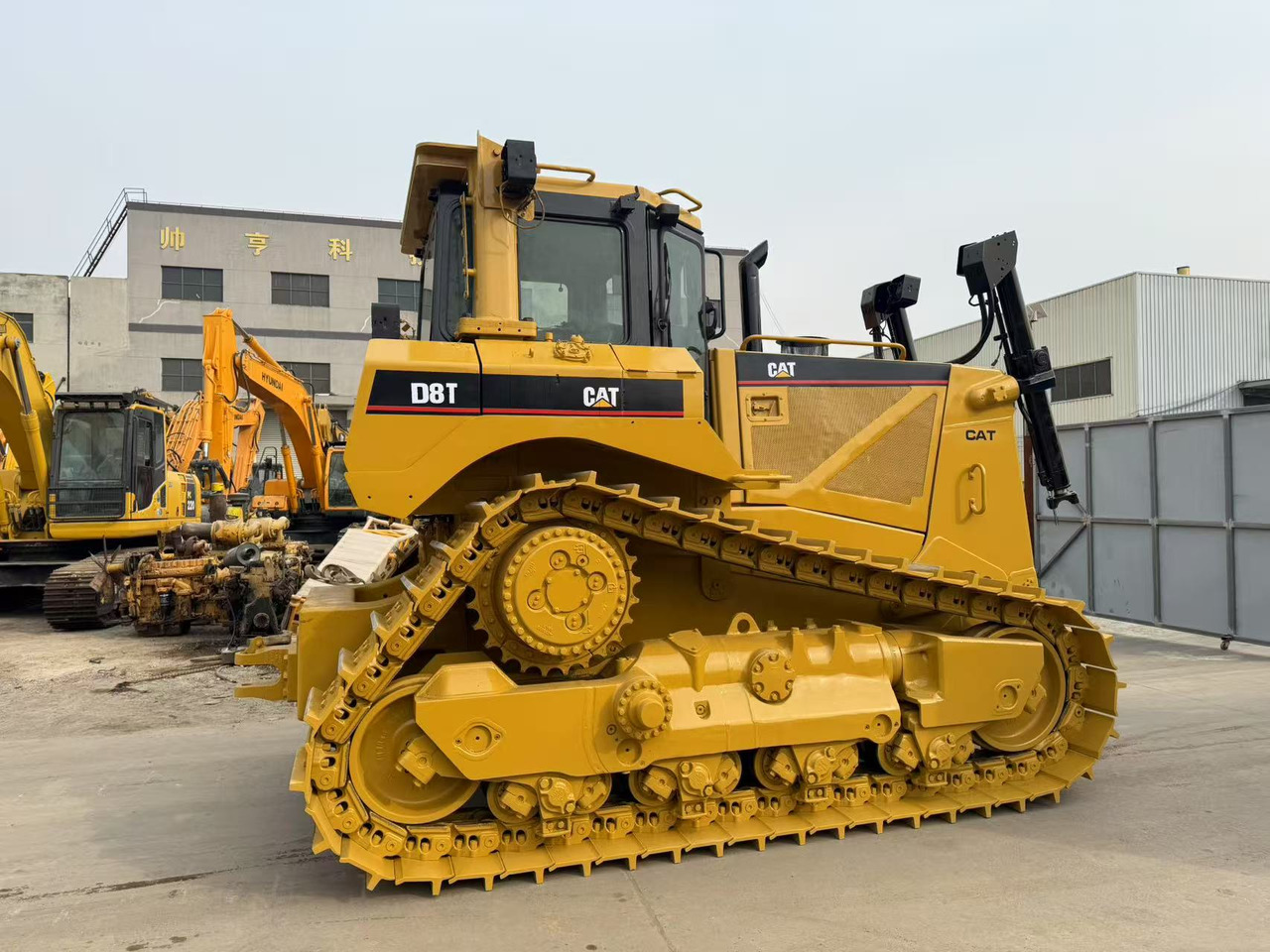 CATERPILLAR D8T - Bulldozer: bilde 1 CATERPILLAR D8T - Bulldozer: bilde 1