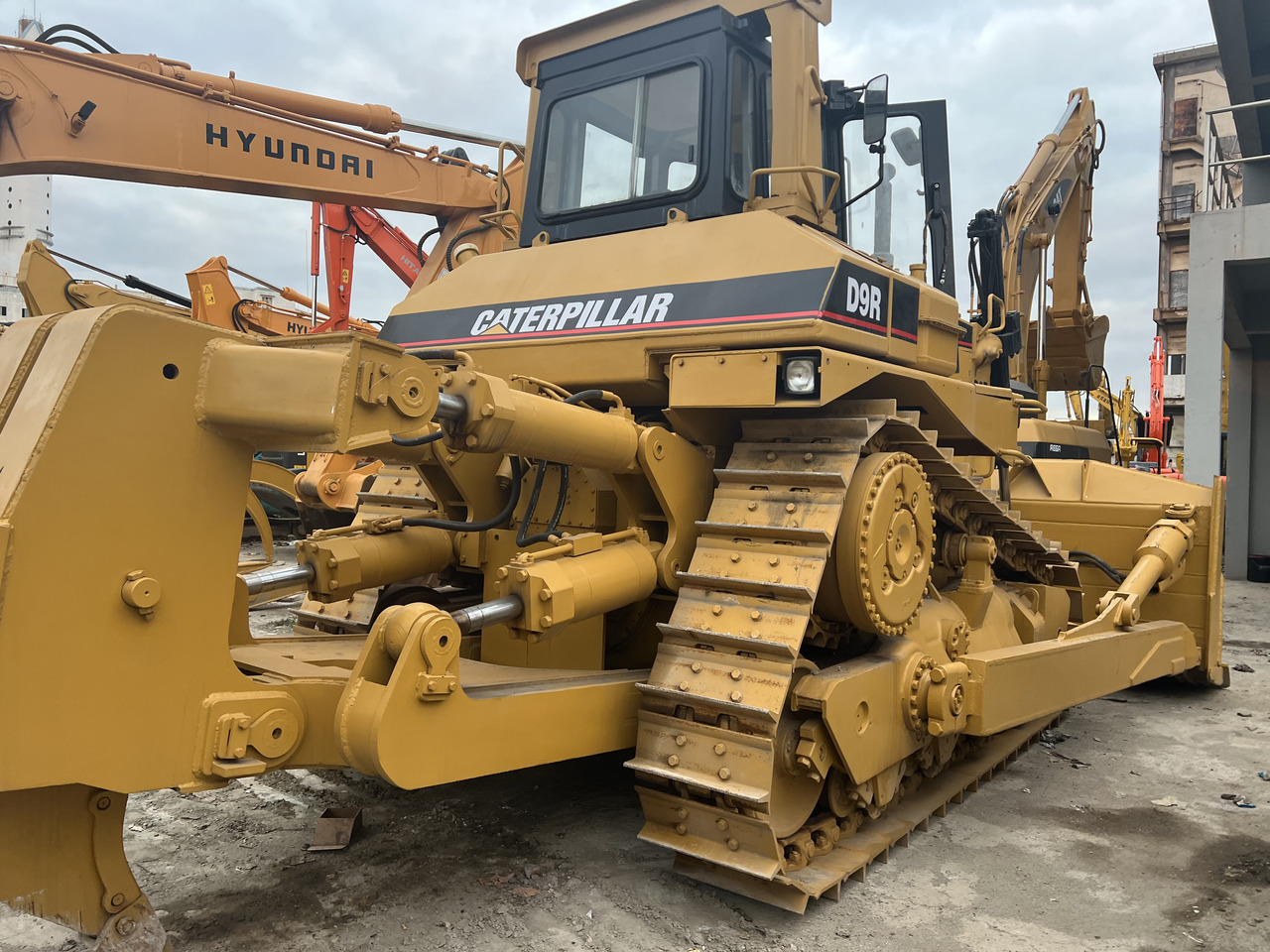 CATERPILLAR D9R - Bulldozer: bilde 1 CATERPILLAR D9R - Bulldozer: bilde 1