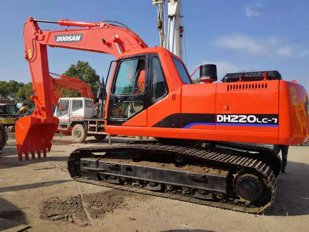 DOOSAN DH220LC - Beltegraver: bilde 1 DOOSAN DH220LC - Beltegraver: bilde 1