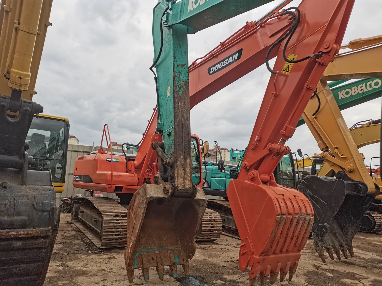 DOOSAN DH225LC-7 - Beltegraver: bilde 4 DOOSAN DH225LC-7 - Beltegraver: bilde 4