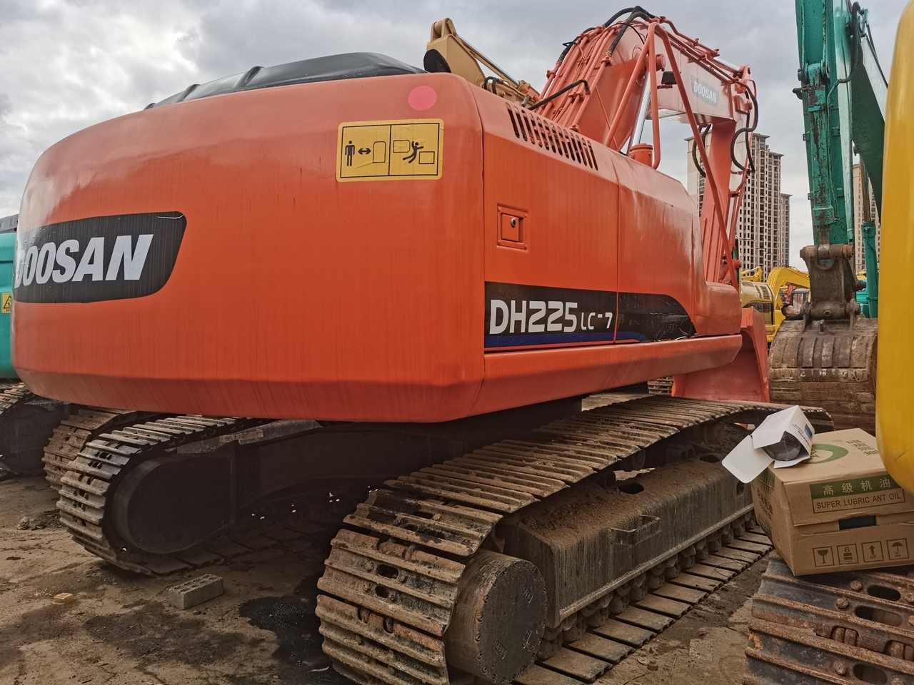 DOOSAN DH225LC-7 - Beltegraver: bilde 1 DOOSAN DH225LC-7 - Beltegraver: bilde 1