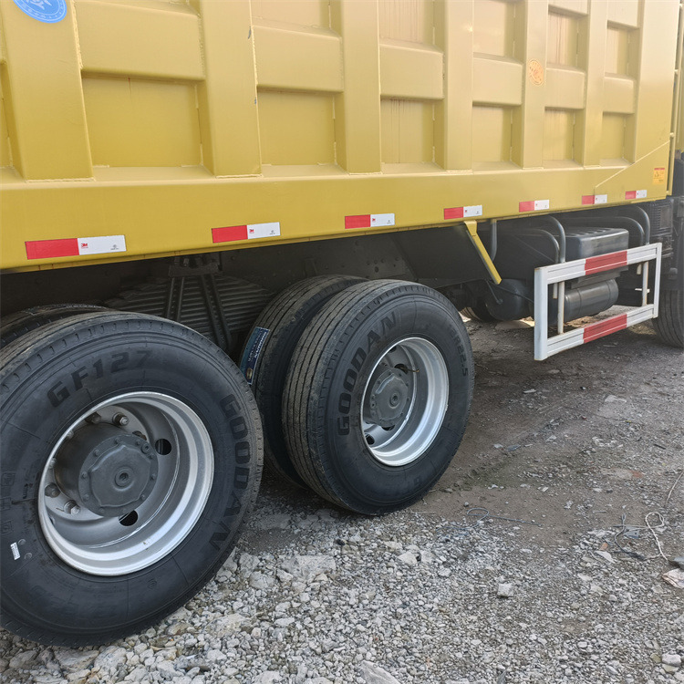 Tippbil HOWO 6x4 375 -yellow Tipper: bilde 9