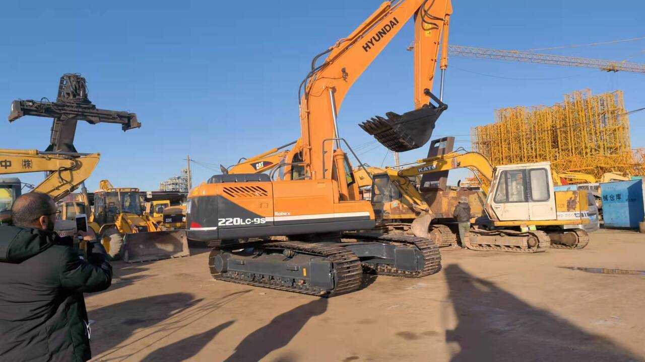 HYUNDAI 220LC-9S - Beltegraver: bilde 1 HYUNDAI 220LC-9S - Beltegraver: bilde 1