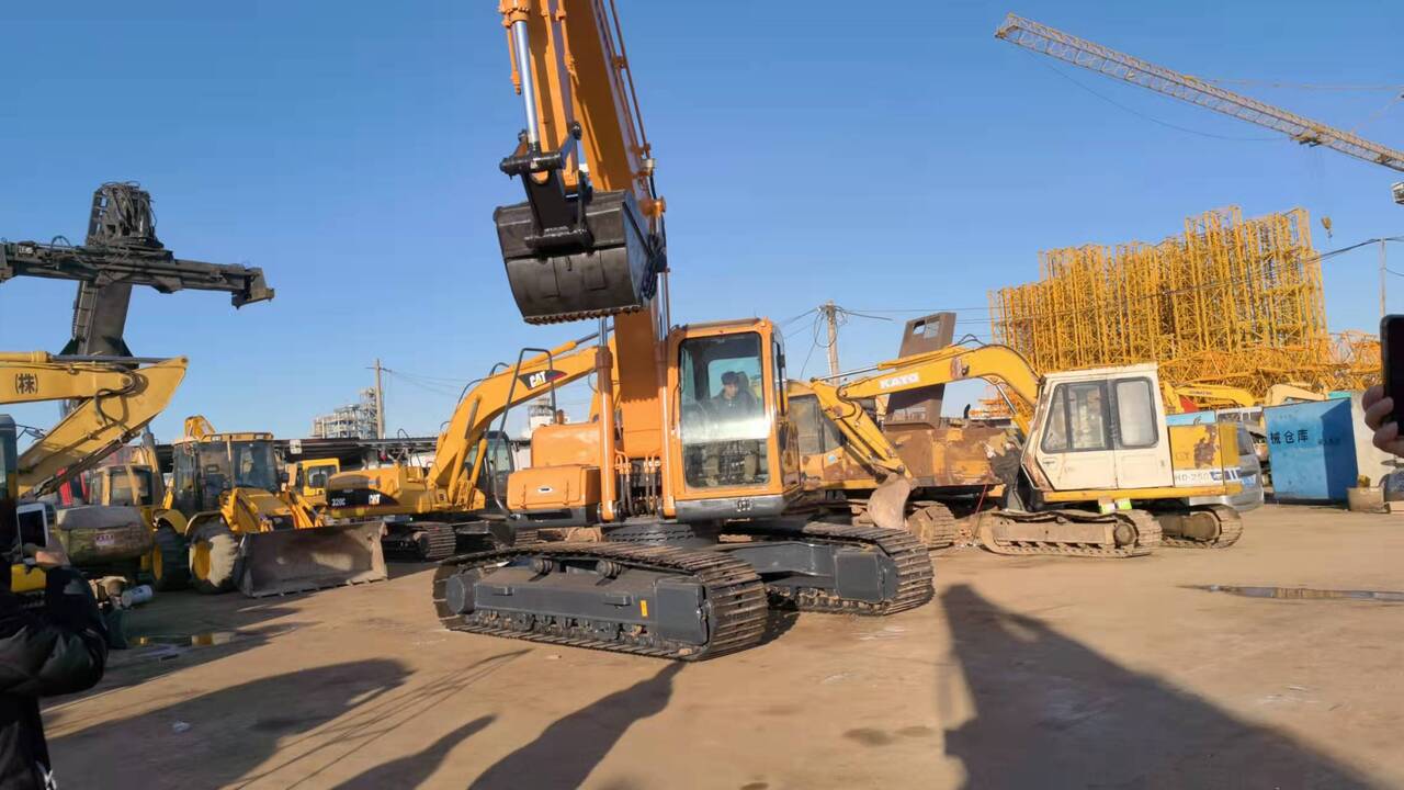 HYUNDAI 220LC-9S - Beltegraver: bilde 3 HYUNDAI 220LC-9S - Beltegraver: bilde 3