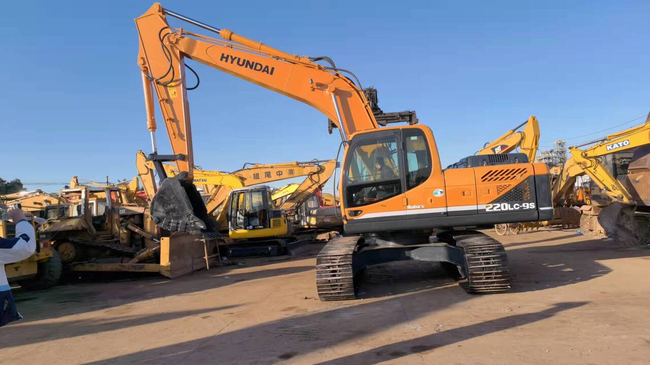 HYUNDAI 220LC-9S - Beltegraver: bilde 4 HYUNDAI 220LC-9S - Beltegraver: bilde 4