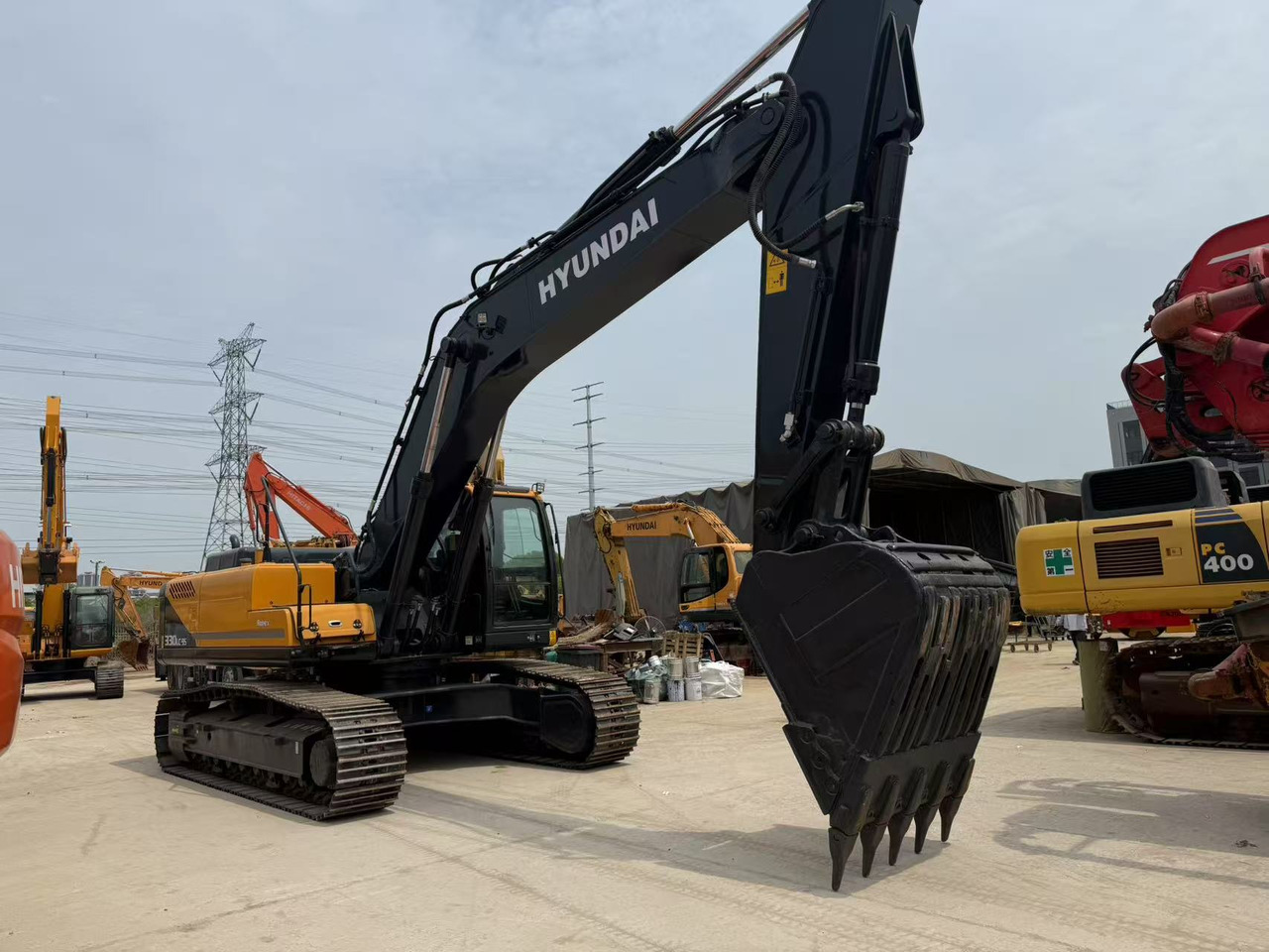Hyundai R330LC-9S - Beltegraver: bilde 3 Hyundai R330LC-9S - Beltegraver: bilde 3