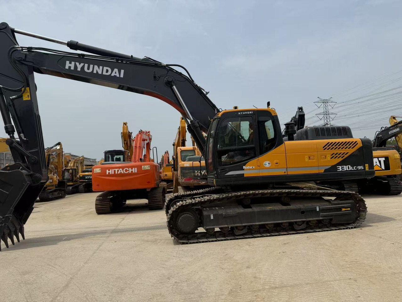 Hyundai R330LC-9S - Beltegraver: bilde 1 Hyundai R330LC-9S - Beltegraver: bilde 1
