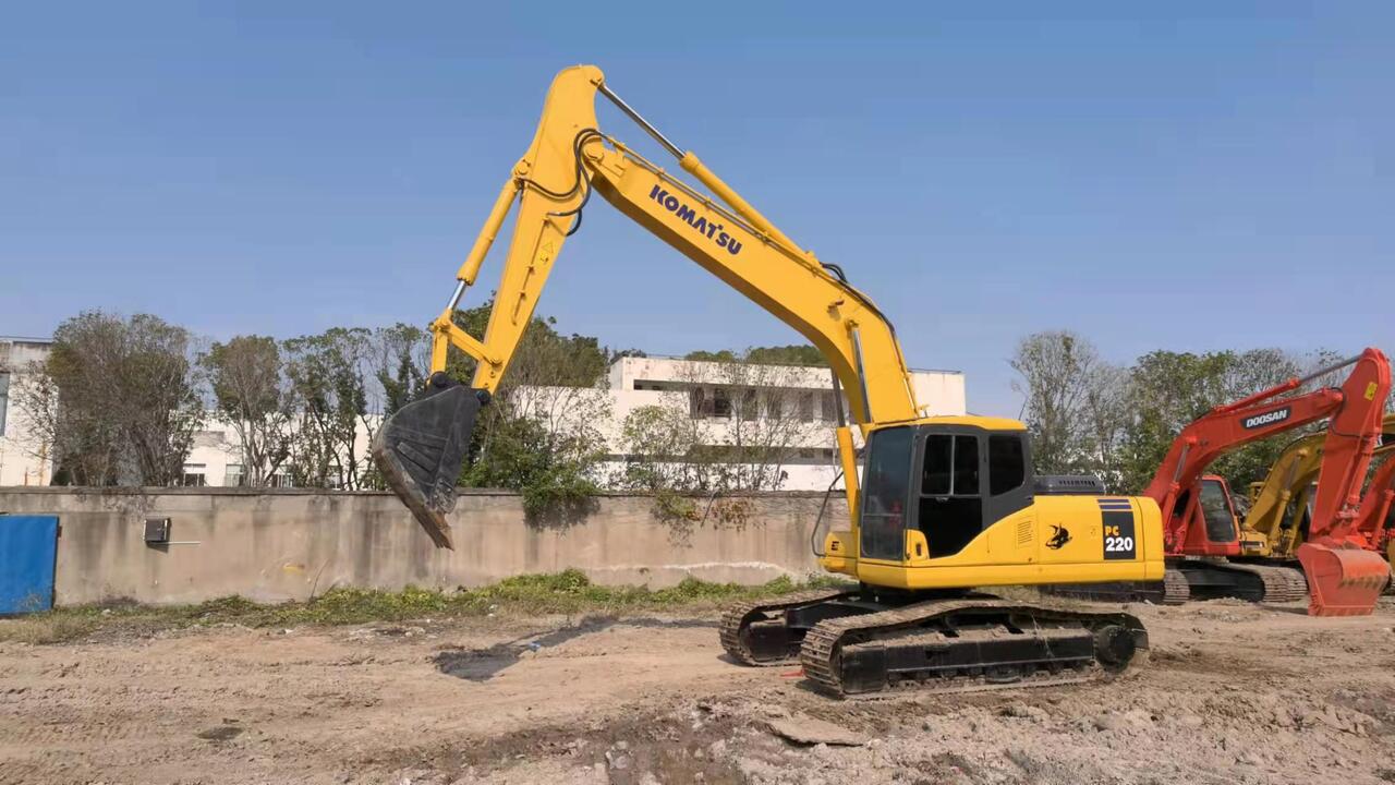 KOMATSU PC220-7 - Beltegraver: bilde 2 KOMATSU PC220-7 - Beltegraver: bilde 2
