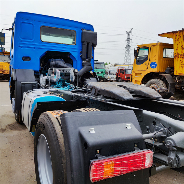 HOWO HOWO 6x4 336 truck tractors-blue - Trekkvogn: bilde 3 HOWO HOWO 6x4 336 truck tractors-blue - Trekkvogn: bilde 3