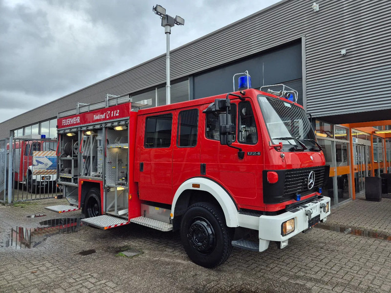 Mercedes-Benz SK 1224 4x4 FIRETRUCK/ FEUERWEHR/ 2400L TANK/ EXPEDITION - Brannbil: bilde 2 Mercedes-Benz SK 1224 4x4 FIRETRUCK/ FEUERWEHR/ 2400L TANK/ EXPEDITION - Brannbil: bilde 2