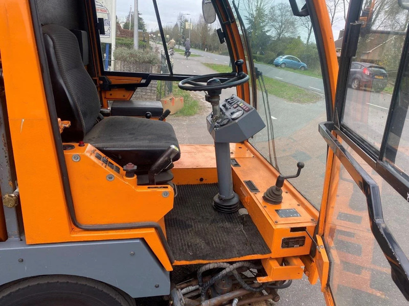 Nilfisk MFH2200 SWEEPER MFH 2200 CLEANER - Industriell feiemaskin: bilde 4 Nilfisk MFH2200 SWEEPER MFH 2200 CLEANER - Industriell feiemaskin: bilde 4