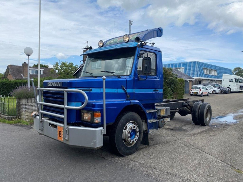 Scania T82 T 82 4x2 CHASSIS FULL STEEL SUSPENSION - Chassis lastebil: bilde 1 Scania T82 T 82 4x2 CHASSIS FULL STEEL SUSPENSION - Chassis lastebil: bilde 1