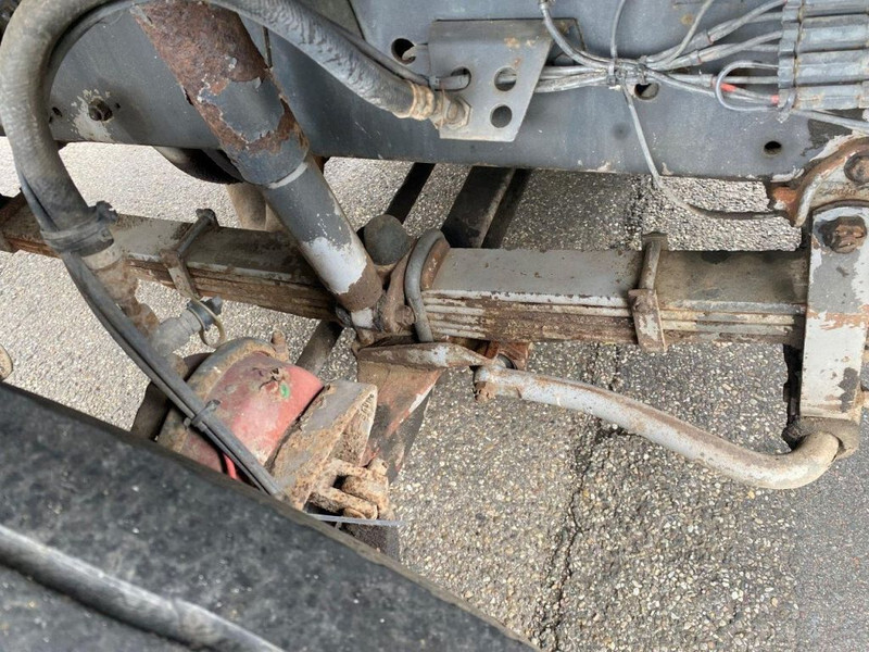 Scania T82 T 82 4x2 CHASSIS FULL STEEL SUSPENSION - Chassis lastebil: bilde 4 Scania T82 T 82 4x2 CHASSIS FULL STEEL SUSPENSION - Chassis lastebil: bilde 4