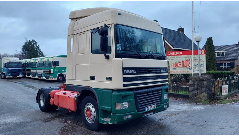 DAF XF 95.430 4x2 EURO 2 Manual Gearbox - Trekkvogn: bilde 2 DAF XF 95.430 4x2 EURO 2 Manual Gearbox - Trekkvogn: bilde 2