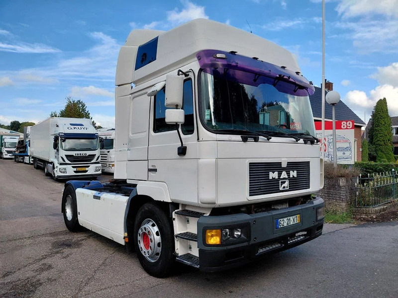 MAN 19.463 F2000 460 HP MANUAL ZF GEARBOX PERFECT CONDITION - Trekkvogn: bilde 3 MAN 19.463 F2000 460 HP MANUAL ZF GEARBOX PERFECT CONDITION - Trekkvogn: bilde 3