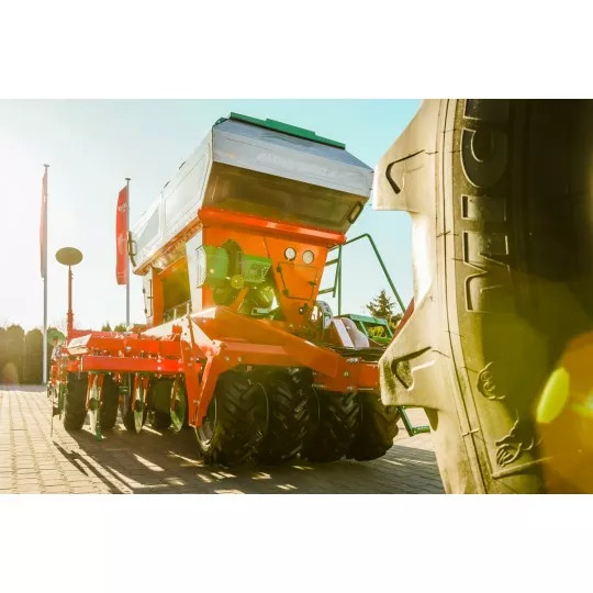 AGRO-MASZ Siewnik pneumatyczny do uprawy pasowej SLAVIS - Såmaskin: bilde 2 AGRO-MASZ Siewnik pneumatyczny do uprawy pasowej SLAVIS - Såmaskin: bilde 2