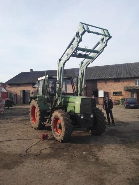 Metal-Technik Frontlader für FENDT 312 LSA / Ładowacz czołowy do FENDT 312 LSA - Frontlaster for traktor: bilde 2 Metal-Technik Frontlader für FENDT 312 LSA / Ładowacz czołowy do FENDT 312 LSA - Frontlaster for traktor: bilde 2