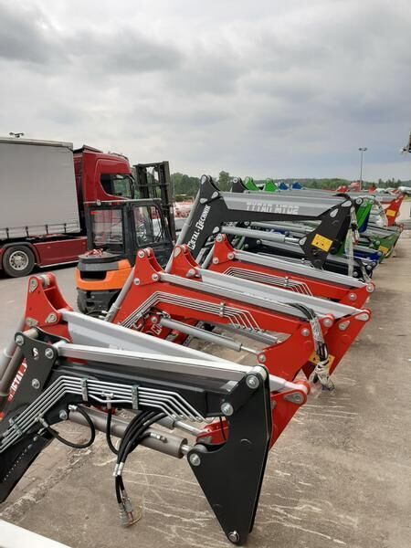 Metal-Technik Frontlader für VALTRA N92 / Ładowacz czołowy do VALTRA N92 - Frontlaster for traktor: bilde 2 Metal-Technik Frontlader für VALTRA N92 / Ładowacz czołowy do VALTRA N92 - Frontlaster for traktor: bilde 2
