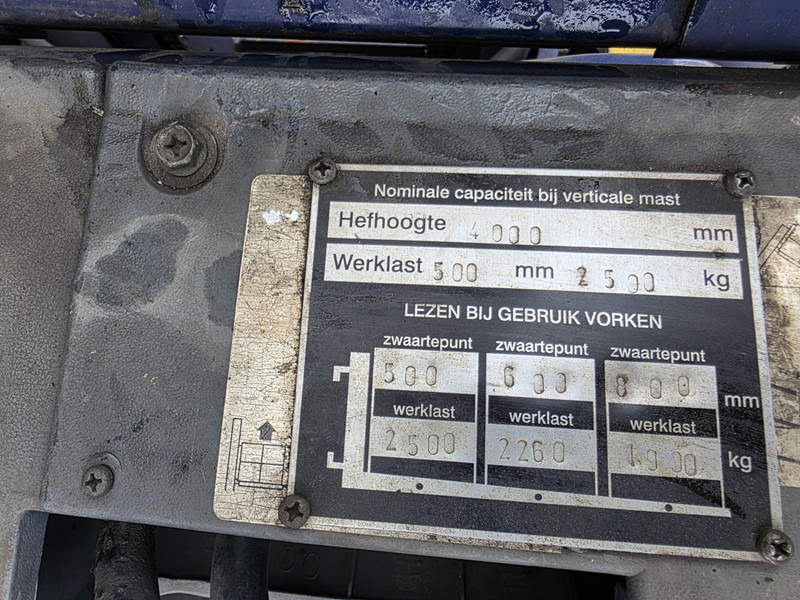 Komatsu fd25t-14 dieselheftruck - Dieseltruck: bilde 5 Komatsu fd25t-14 dieselheftruck - Dieseltruck: bilde 5