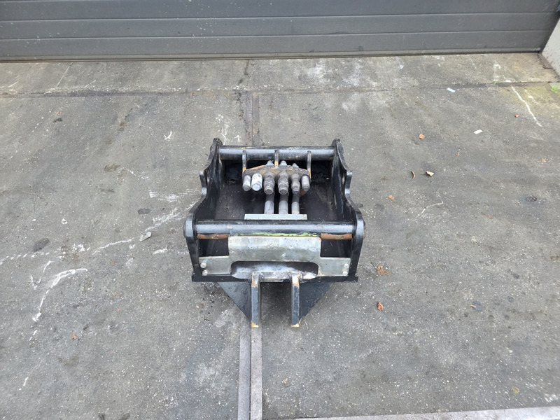 Oilquick kopplaat oq70/55 adaptor plate oilquick 70 55 steelwrist - Hurtigkobling for Bygg og anlegg: bilde 1 Oilquick kopplaat oq70/55 adaptor plate oilquick 70 55 steelwrist - Hurtigkobling for Bygg og anlegg: bilde 1