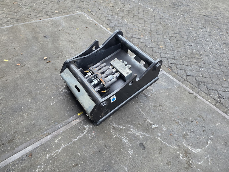 Oilquick kopplaat oq70/55 adaptor plate oilquick 70 55 steelwrist - Hurtigkobling for Bygg og anlegg: bilde 4 Oilquick kopplaat oq70/55 adaptor plate oilquick 70 55 steelwrist - Hurtigkobling for Bygg og anlegg: bilde 4