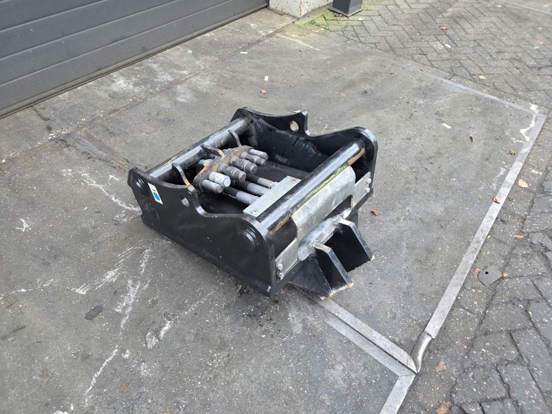 Oilquick kopplaat oq70/55 adaptor plate oilquick 70 55 steelwrist - Hurtigkobling for Bygg og anlegg: bilde 5 Oilquick kopplaat oq70/55 adaptor plate oilquick 70 55 steelwrist - Hurtigkobling for Bygg og anlegg: bilde 5