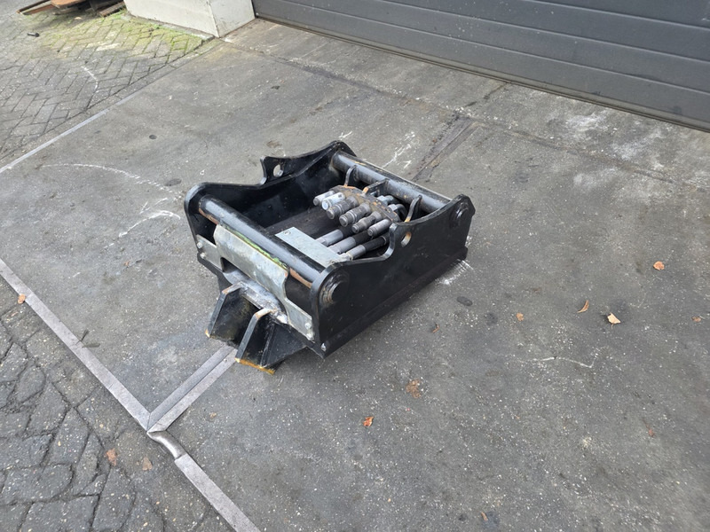 Oilquick kopplaat oq70/55 adaptor plate oilquick 70 55 steelwrist - Hurtigkobling for Bygg og anlegg: bilde 2 Oilquick kopplaat oq70/55 adaptor plate oilquick 70 55 steelwrist - Hurtigkobling for Bygg og anlegg: bilde 2