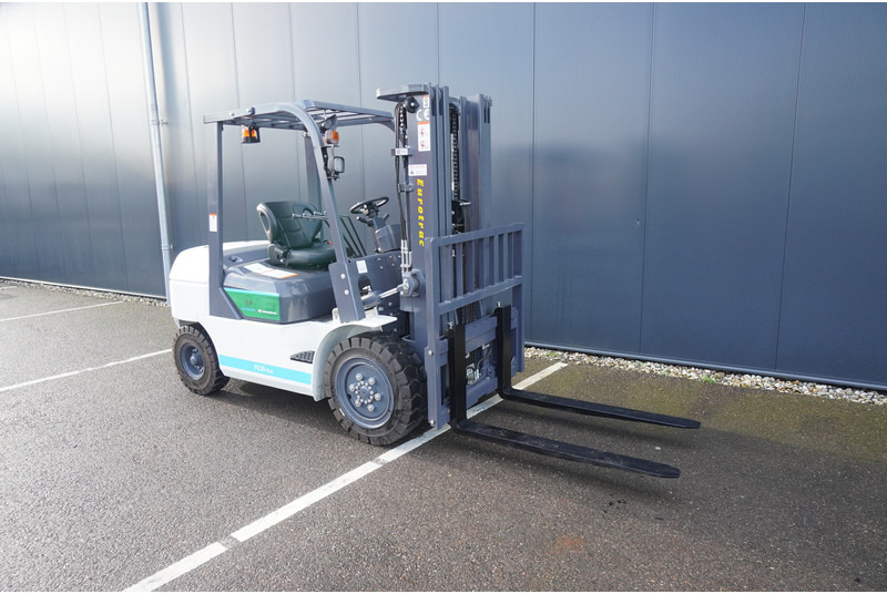 Eurotrac FE 30 ECO ELECTRIC FORKLIFT - Bygg og anlegg: bilde 4 Eurotrac FE 30 ECO ELECTRIC FORKLIFT - Bygg og anlegg: bilde 4