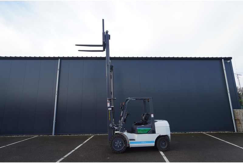 Eurotrac FE 30 ECO ELECTRIC FORKLIFT - Bygg og anlegg: bilde 2 Eurotrac FE 30 ECO ELECTRIC FORKLIFT - Bygg og anlegg: bilde 2