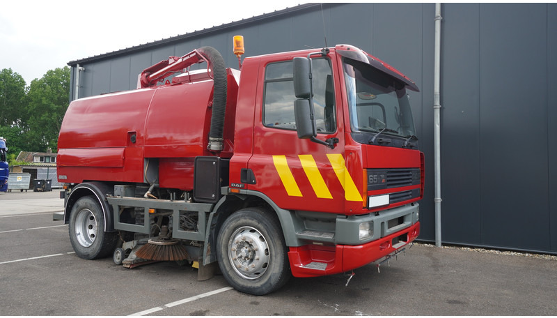 DAF 65.180 ATI STREET SWEPER RH DRIVE MANUAL GARBOX 96.000KM - Feiebil: bilde 4 DAF 65.180 ATI STREET SWEPER RH DRIVE MANUAL GARBOX 96.000KM - Feiebil: bilde 4