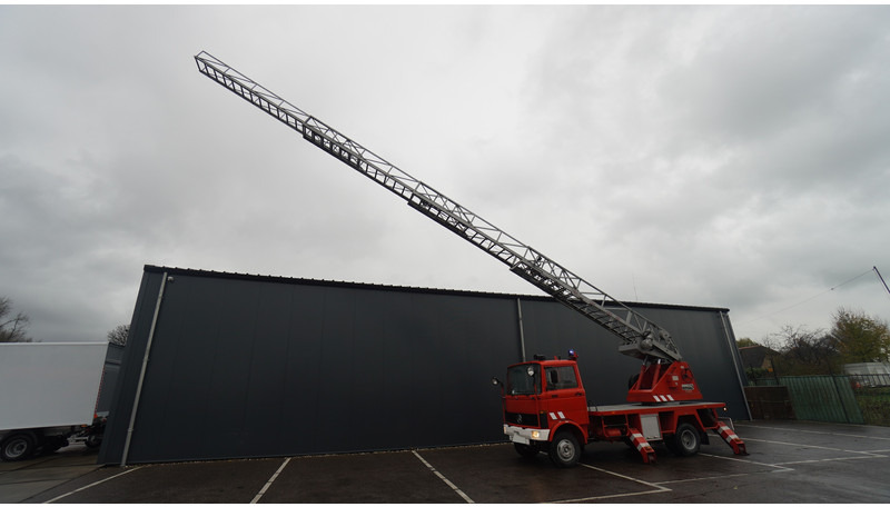Mercedes-Benz 809 FIRE LADDER TRUCK 13.100KM MANUAL GEARBOX - Brannbil: bilde 2 Mercedes-Benz 809 FIRE LADDER TRUCK 13.100KM MANUAL GEARBOX - Brannbil: bilde 2