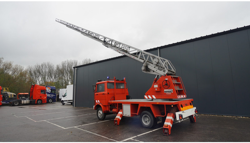 Mercedes-Benz 809 FIRE LADDER TRUCK 13.100KM MANUAL GEARBOX - Brannbil: bilde 3 Mercedes-Benz 809 FIRE LADDER TRUCK 13.100KM MANUAL GEARBOX - Brannbil: bilde 3